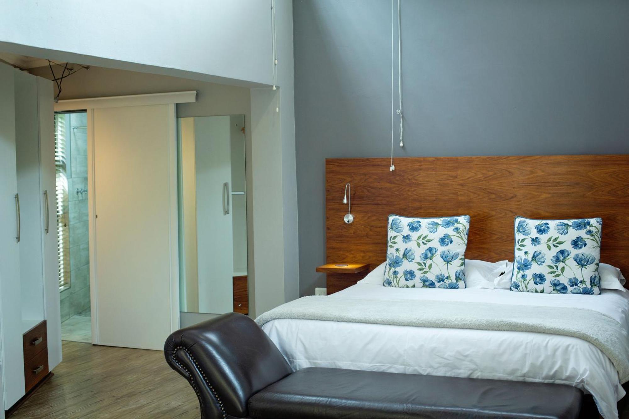Crisp Guest Rooms Bloemfontein Bagian luar foto
