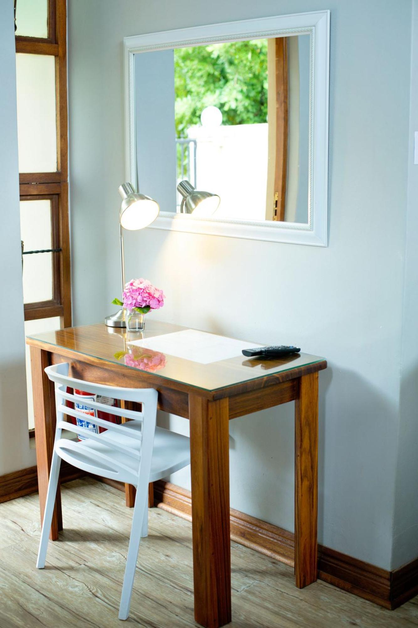 Crisp Guest Rooms Bloemfontein Bagian luar foto