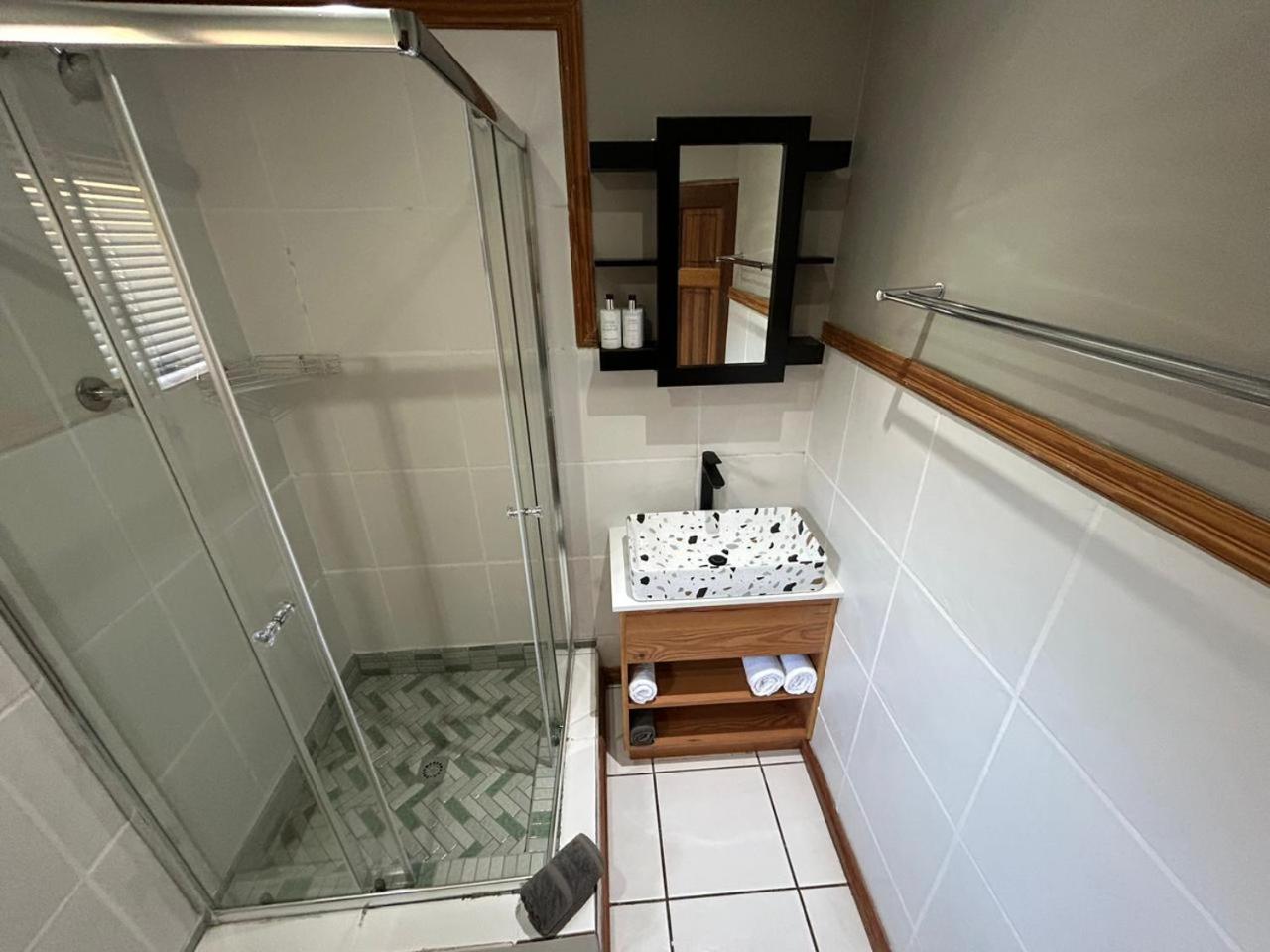 Crisp Guest Rooms Bloemfontein Bagian luar foto
