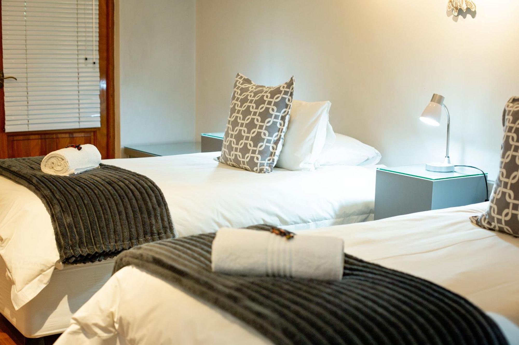 Crisp Guest Rooms Bloemfontein Bagian luar foto