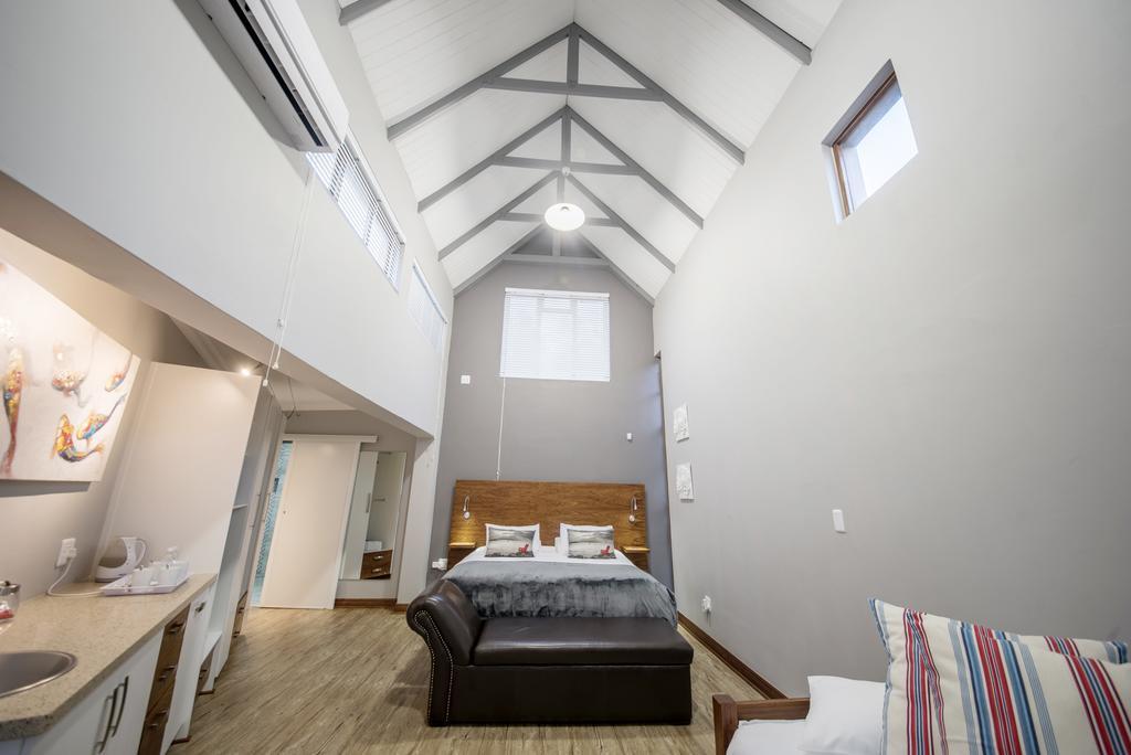 Crisp Guest Rooms Bloemfontein Bagian luar foto