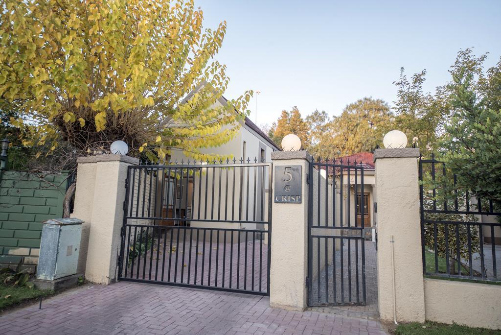 Crisp Guest Rooms Bloemfontein Bagian luar foto